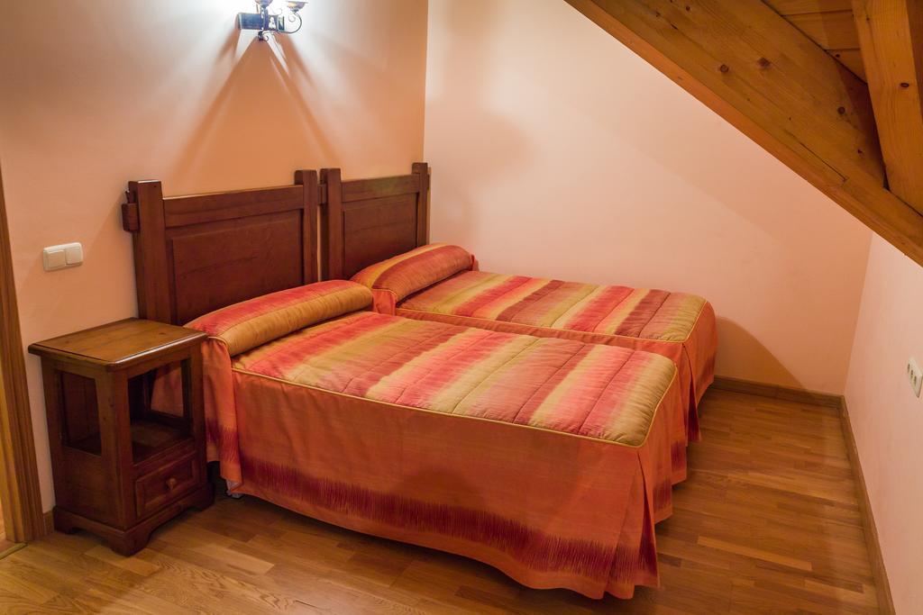 Apartment Casa Blas Gistaín Szoba fotó