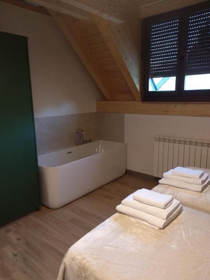 Apartment Casa Blas Gistaín Kültér fotó